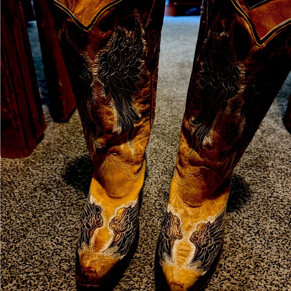 Corral western Cowboy Boots with Intricate Design